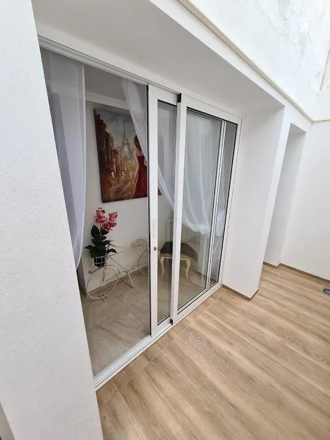 Chayofa Retro 1 Bedroom Apartment ספרד