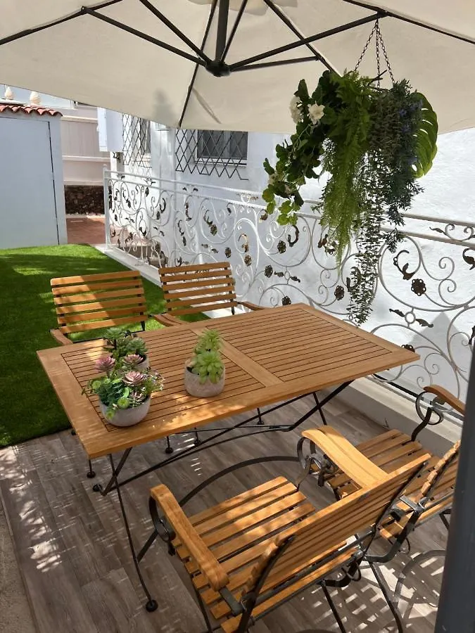 Retro 1 Bedroom Apartment Chayofa Spain